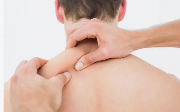 آیا عضو یا عضله آسیب‌دیده را ماساژ بدهیم یا نه؟